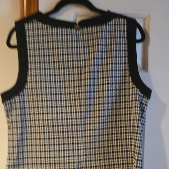 Tommy Hilfiger Black and White Sleeveless Sheath Dress - Picture 4 of 5